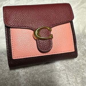 NWT Coach Tabby small wallet